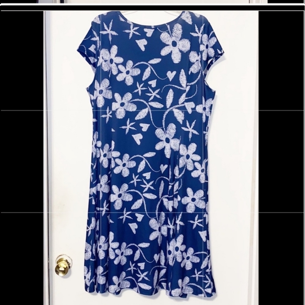 Like New Lily Blue Floral Dress Short Sleeve Casual Swing Sz.1X - Picture 5 of 8